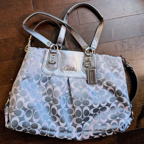 Excellent used condition Coach bag